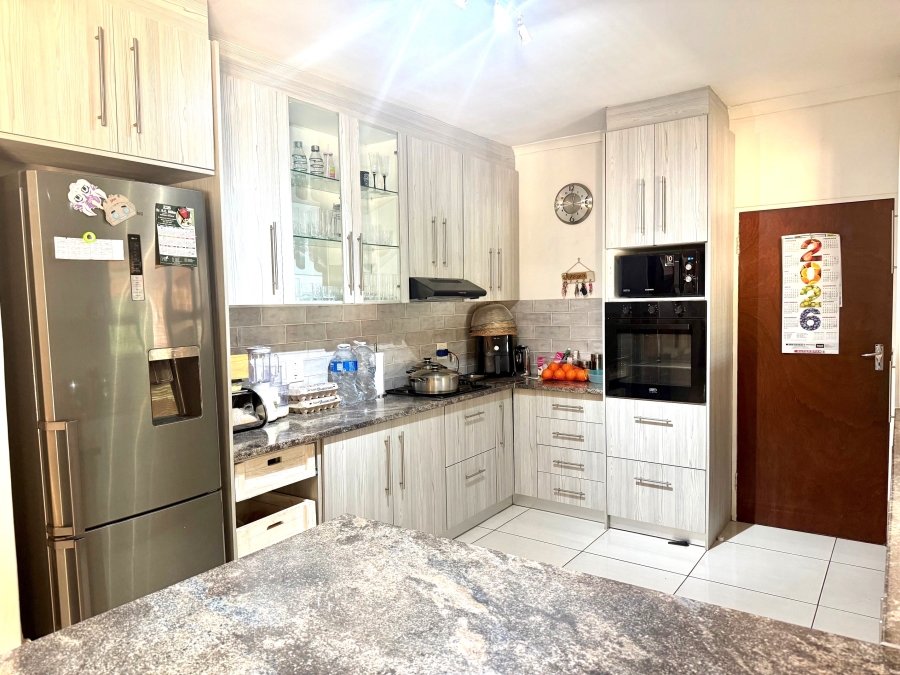 3 Bedroom Property for Sale in Die Wingerd Western Cape